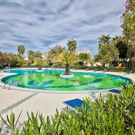 With Swimming-pool In Ottiolu Just 250 Mt From The Sea 3* Porto Ottiolu